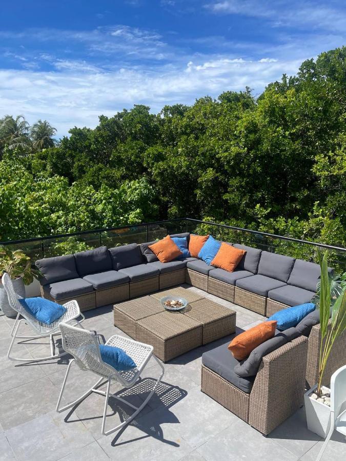Hotel Unwind Dhigurah à Dhigurah  Extérieur photo